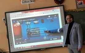 Zajęcia edukacyjne oraz nowy sprzęt dla uczni&oacute;w szk&oacute;ł podstawowych w Kostkowie i Gniewinie 8